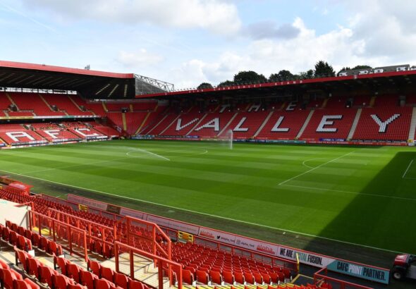 เผชิญศึกหนัก