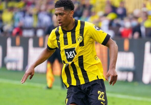 หงส์แดงกลัวพลาด