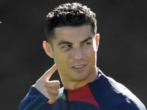 กองหน้าไม่พอใจ