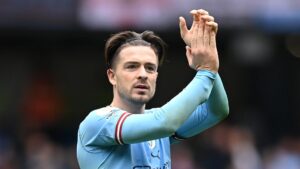 ซิลวายกย่อง