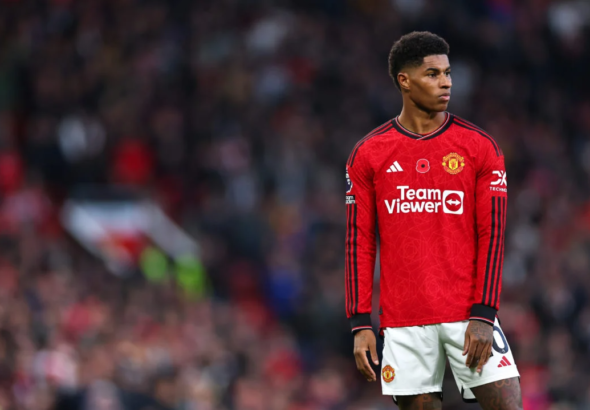 ท่ามกลางกองหน้า